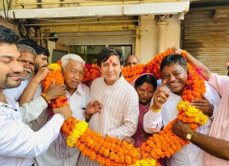 विधायक विजयवर्गीय ने अपनी विधानसभा के वार्ड 62 में किया जनसंपर्क।