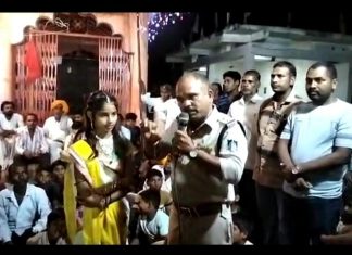 ग्राम झिरकन बड़े ही धूमधाम के साथ में गरबा मंडल का पर्व मनाया जा रहा है