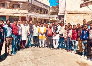 सिटी प्रेस क्लब में कार्ड वितरण का कार्यक्रम किया गया