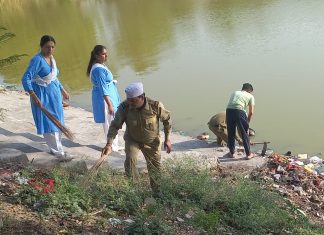 संत निरंकारी मंडल उज्जैन द्वारा पुरूषोत्तम सागर की द्वितीय चरण में श्रमदान कर सफाई की गई