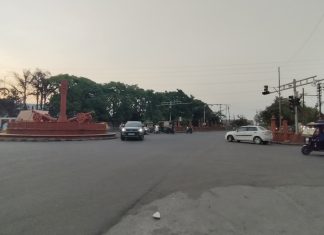 दो दिनो पूर्व से ट्रैफिक सिग्नल बंदः जिम्मेदार एक दूसरे पर टाल रहे, नतीजा शहर रोज जाम की स्थिति