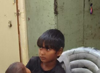 देवास गेट पुलिस की शानदार पहल, बिछड़े बच्चों को 24 घंटे में परिवार से मिलाया