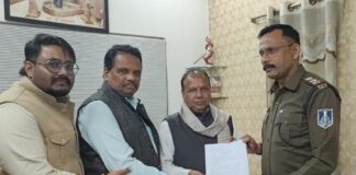 ब्राह्मण अस्मिता पर प्रहार बर्दाश्त नहीं, ‘घूसखोरी पंडित’ के निर्माताओं और मनोज बाजपेई के खिलाफ उज्जैन में फूटा आक्रोश