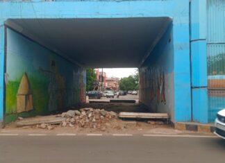 फ्लाईओवर के नीचे बदहाली का काला सच
